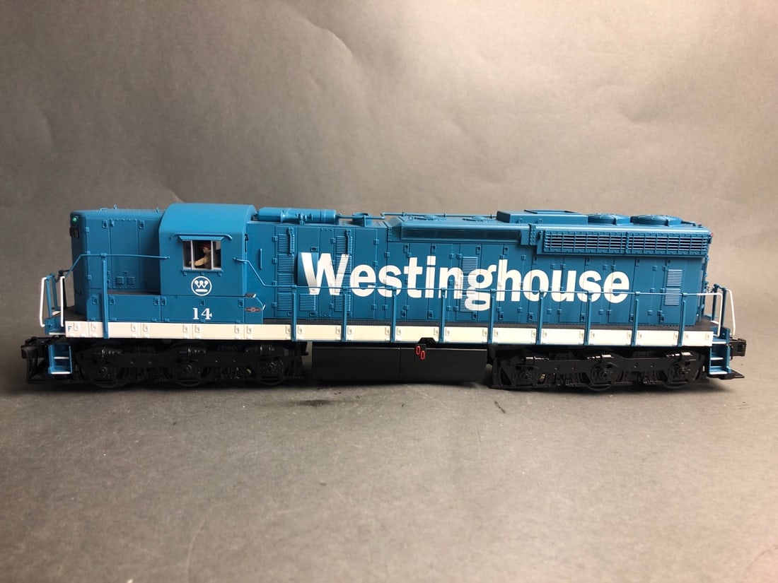 Mikes Train House O-Scale - SD-24 Diesel engine - Westinghouse - 20-2584-1 Runs forward and backward (1 of 9)