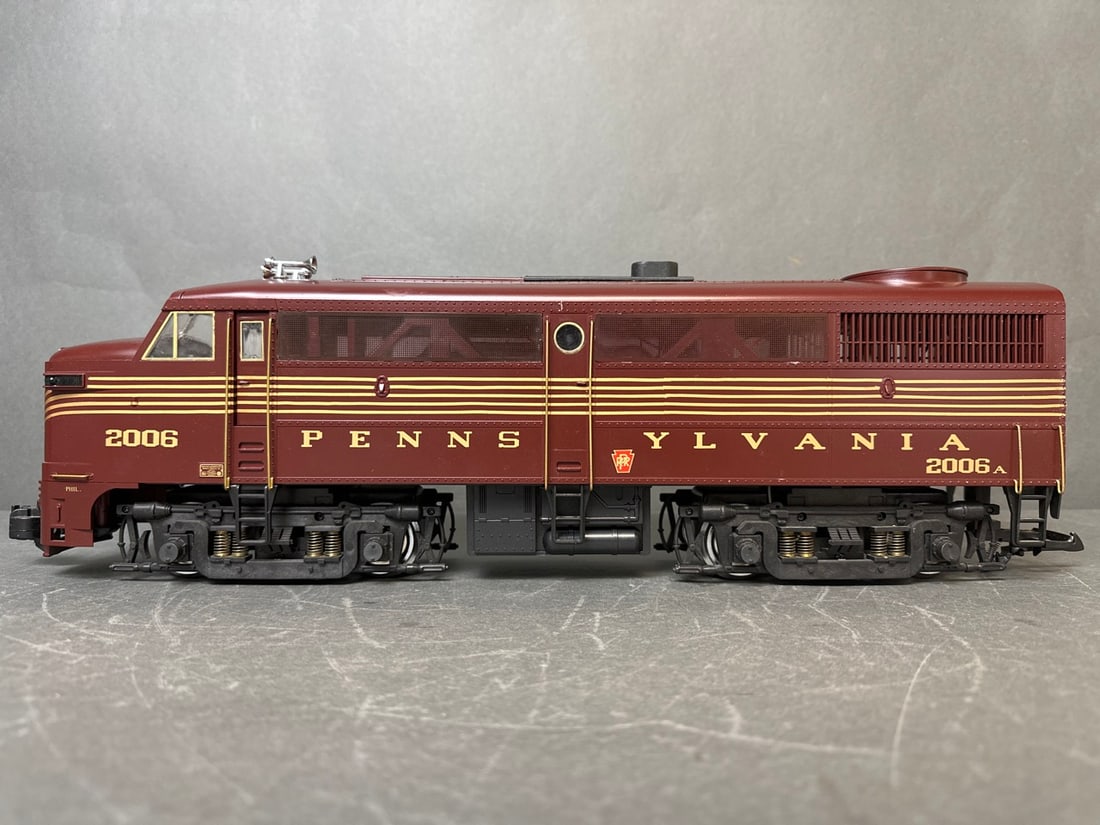 Aristo Craft/Railway Express Agency  G-scale diesel locomotive Alco FA/B-1 - Pennsylvania (Tuscan 5 (1 of 14)
