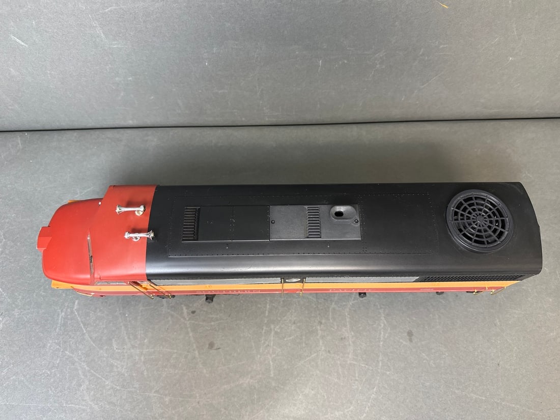 Aristo Craft/Railway express Agency G-scale diesel locomotive Alco FA-1 - Southern Pacific (1 of 9)