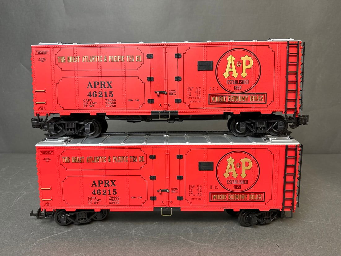 Aristo craft G-scale reefer cars (4 total) - A&P Foods / APRX - ART 46215 Cars come with boxes and: Aristo craft G-scale reefer cars (4 total) - A&P Foods / APRX - ART 46215 Cars come with boxes and original shipping box from aristocraft that fits all 4 cars; car numbers are all 46215; see pictures