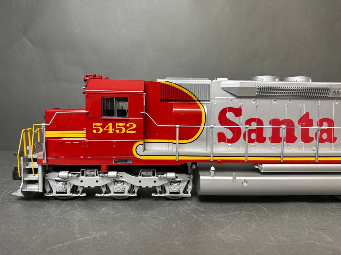 Aristo Craft  G-scale SD-45 Diesel Locomotive - Santa Fe - ART 22491 Locomotive tested runs F/B; (1 of 11)