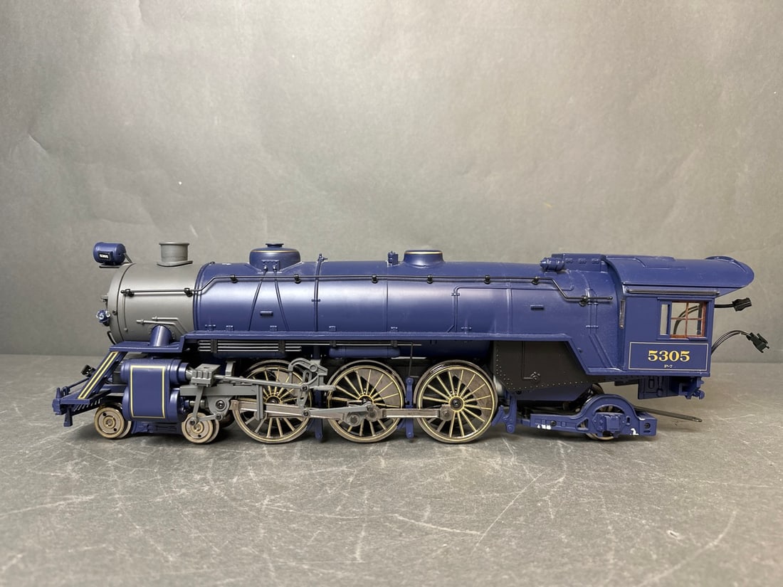 Aristo Craft G-scale 4-6-2 Pacific Steam Locomotive and Steam Locomotive Tender - Baltimore and Ohio (1 of 20)