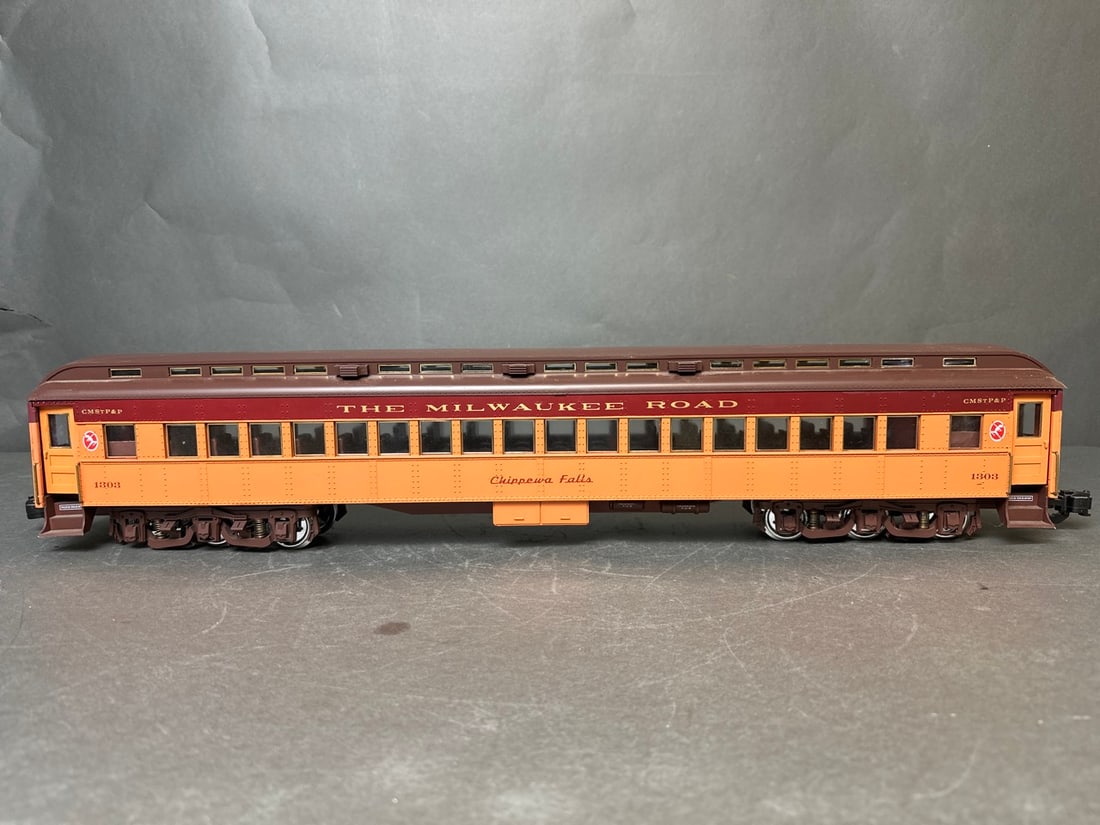 Aristo Craft G-scale Heavyweight Passenger Cars: Coach, Observation, and Diner - Milwaukee - ART (1 of 20)