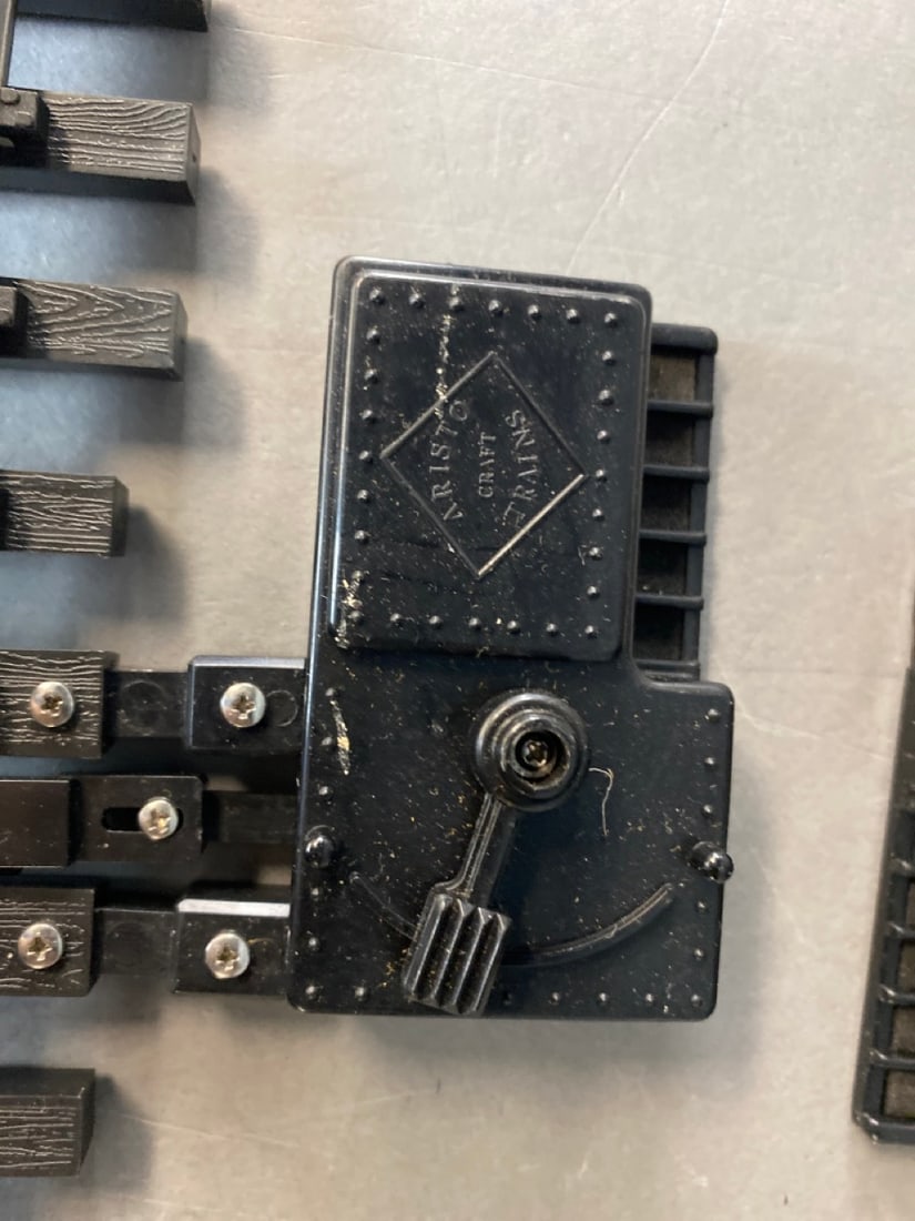 Aristo-Craft G-scale switches  G-Scale 2 left  manual switches 36 inch long , 1 right manual switch (1 of 5)