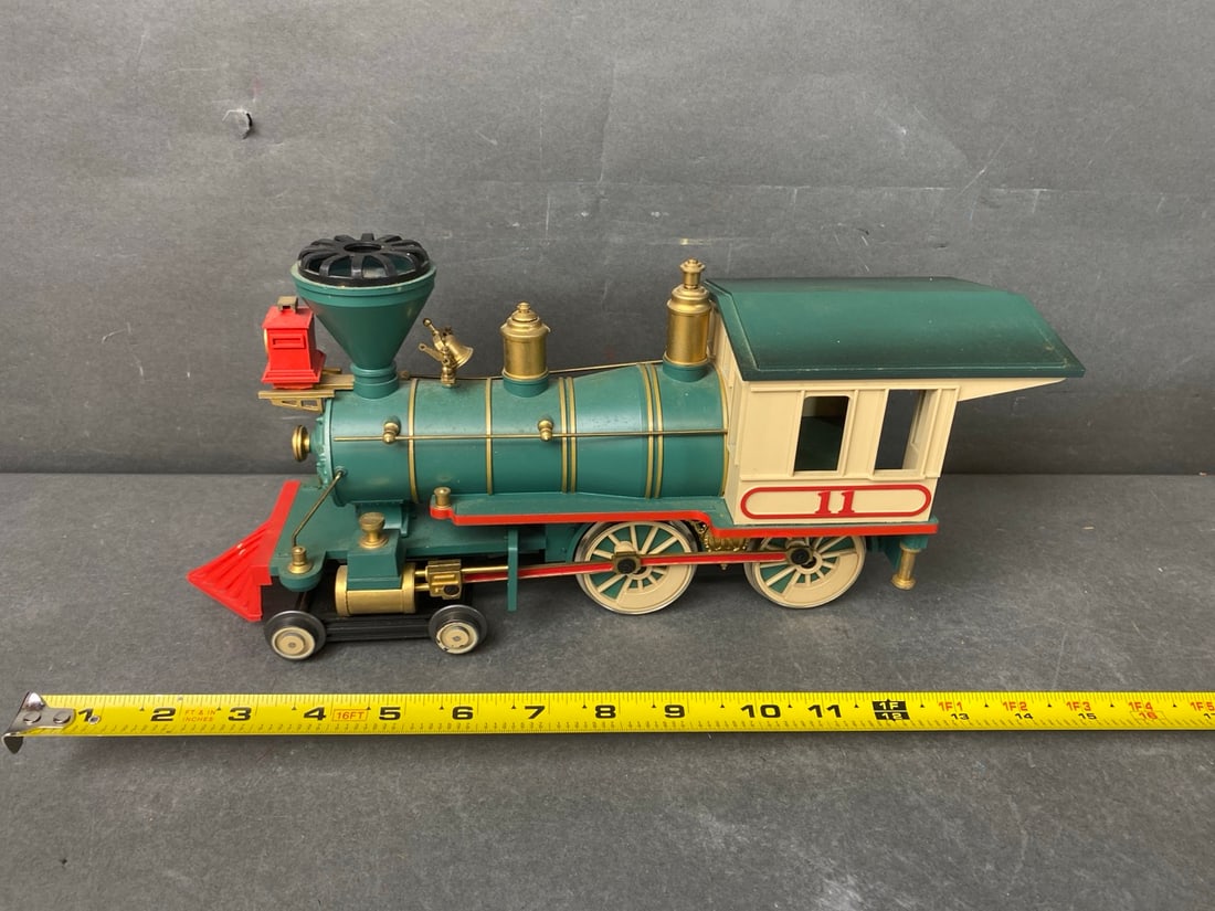 Kalamazoo trains G scale 4-4-0 Locomotive and tender - Union Pacific tested runs B /F; note car (1 of 11)