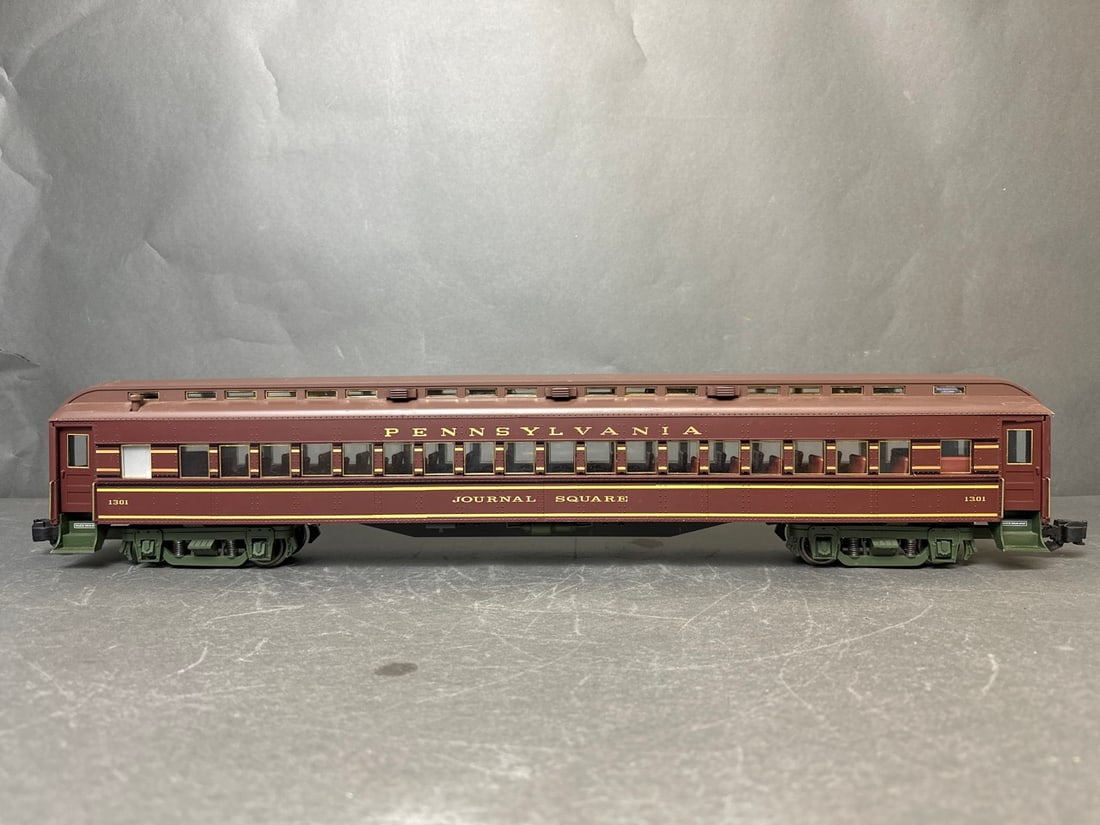 Aristo Craft G-scale Heavyweight Passenger Cars: Coach and Diner - Pennsylvania / PRR - ART 31301 (1 of 20)