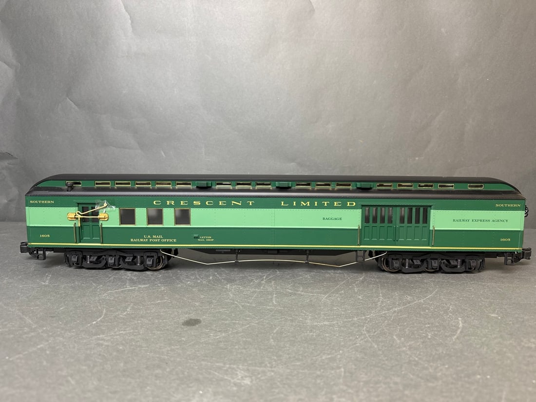 Aristo Craft G-scale Heavyweight Passenger Cars: RPO baggage and Combine - Southern Crescent - ART (1 of 20)