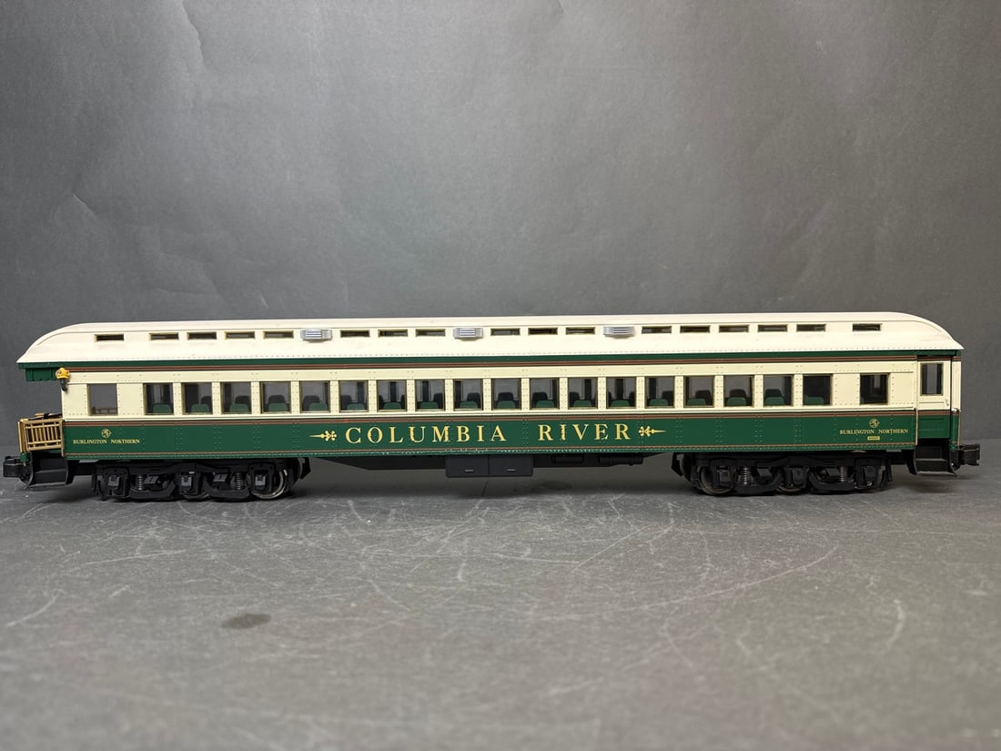 Aristo Craft G-scale Heavyweight Passenger Cars: Observation and Diner - Burlington Northern / BN - (1 of 20)