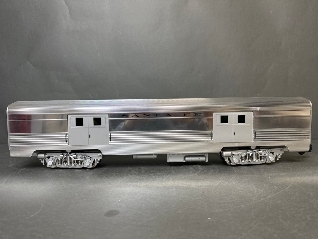 Aristo Craft G-scale Streamline Passenger Cars: Baggage and Coach - Southern / SR - ART 32205 and (1 of 20)