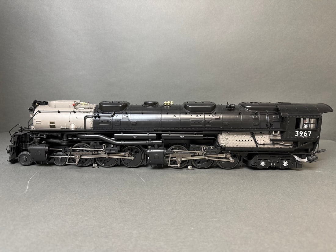 Rail King/Mikes Train House g scale 4-6-6-4 Challenger Steam Engine - Union Pacific - 70-3016-1 (1 of 19)