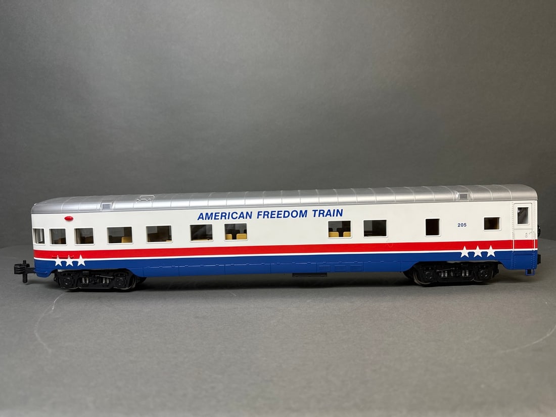 Rail King/Mikes Train House g scale 70Õ Streamlined 3-Car Passenger Set (Smooth) - American Freedom (1 of 20)
