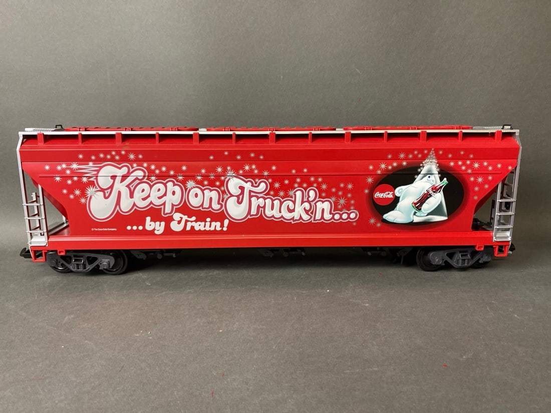 LGB trains G-scale center flow hopper cars - Coca-Cola - 44823 Cars come with original boxes; see (1 of 7)