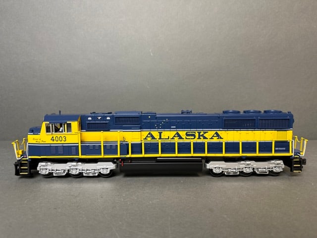 Mikes Train House O-scale Alaska (McKinley Explorer/ Spirit of Moose Pass) - SD70 MAC Diesel Engine (1 of 20)