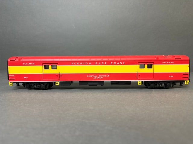 Mikes Train House O-scale Florida East Coast - 5-Car 70Õ Passenger Set (Smooth) and 70Õ Full (1 of 20)