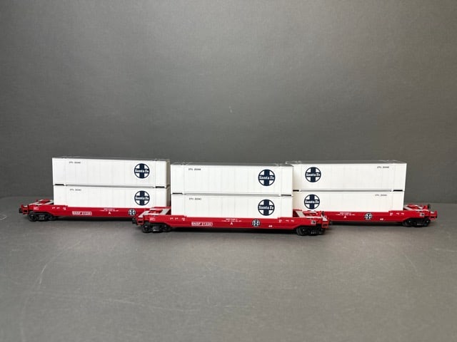 Mikes Train House/ Rail King O-scale mismatch flat cars - Husky Stack Cars (BNSF), Flat Car with (1 of 20)