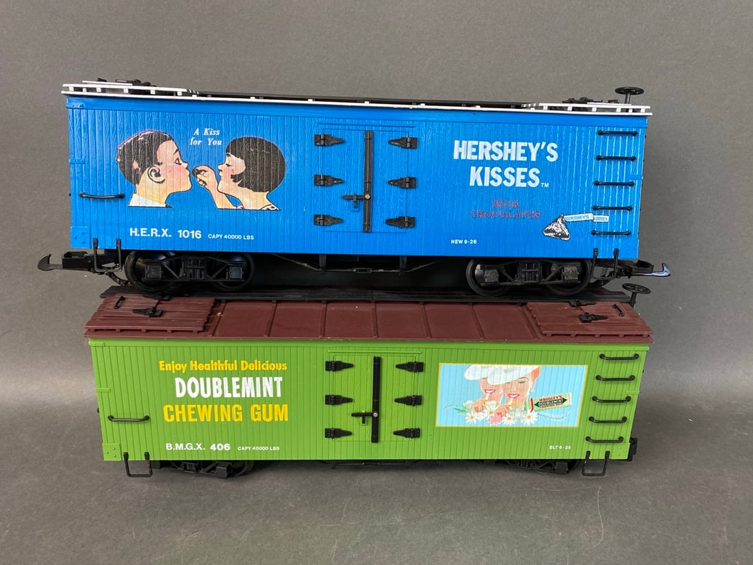 Bachmann G-scale mismatch cars - Double Mint Gum and Hershey's Kisses Billboard Reefer Cars Santa Fe: Bachmann G-scale mismatch cars - Double Mint Gum and Hershey's Kisses Billboard Reefer Cars Santa Fe Flat Car -93263, 93252, and 93602 Note cars do NOT come with boxes; see photos for any details and