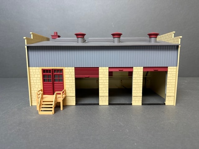 Mikes Train House/ Railking Freight Transfer Warehouse (beige/black) and Brewery with Operating (1 of 20)