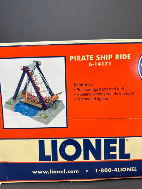 Lionel Pirate Ship Ride - 6-14171 Comes with original box but box is missing styrofoam insert;: Lionel Pirate Ship Ride - 6-14171 Comes with original box but box is missing styrofoam insert; movement not tested; see photos for details and imperfections - appears to have a small broken piece off 