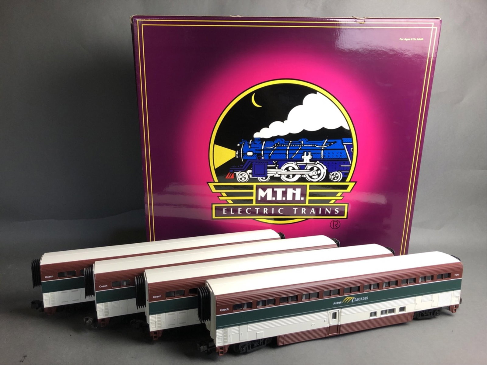 MTH O-gauge 4 car Scale Superliner set - Amtrak No (1 of 20)