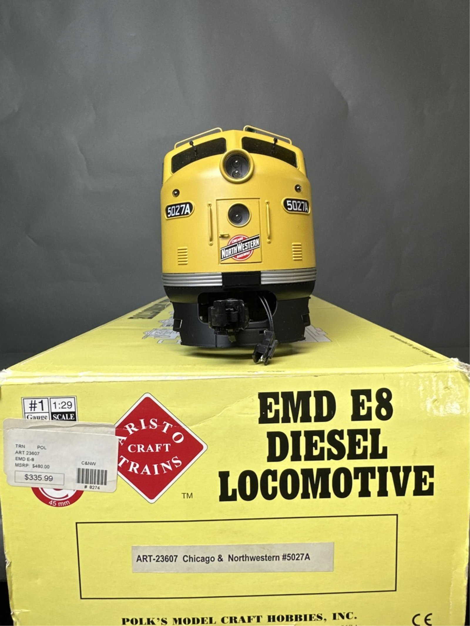 Aristo craft EMD E8 Diesel Locomotive - Chicago an (1 of 17)