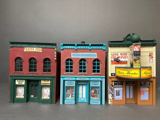 Piko G-scale Buildings - Dave?s Barber Shop, Jenny (1 of 20)
