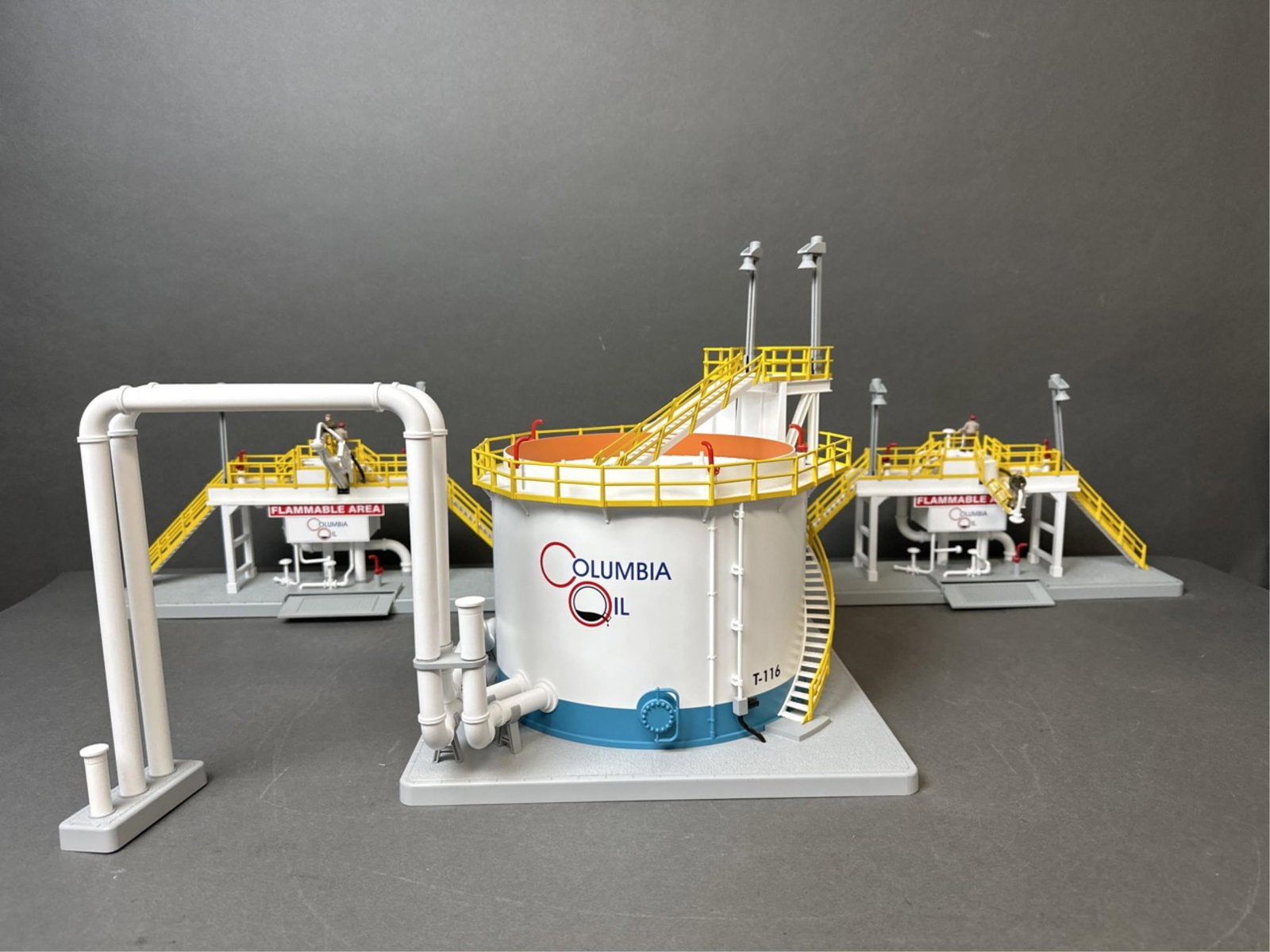 MTH / Rail King Columbia Oil Operating Storage Tan (1 of 20)