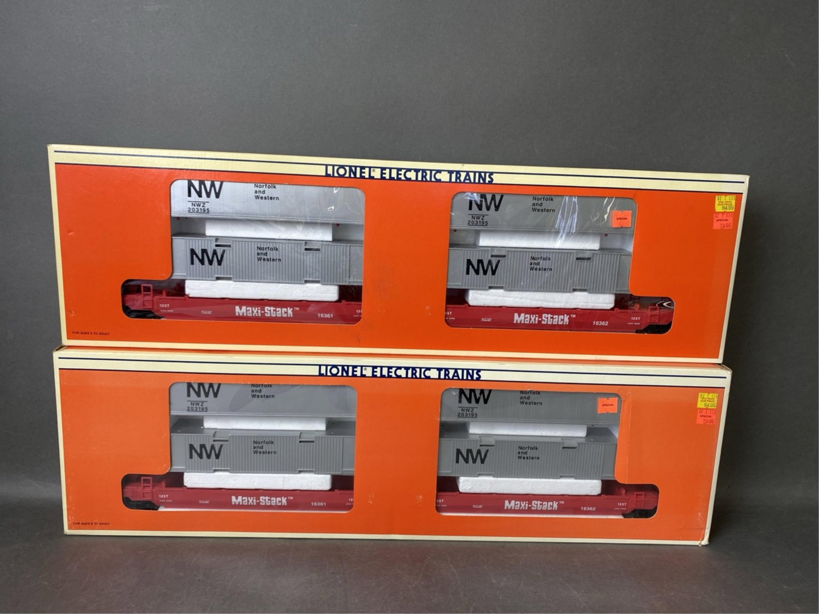 Lionel O- gauge Norfolk & Western Maxistack interm (1 of 18)
