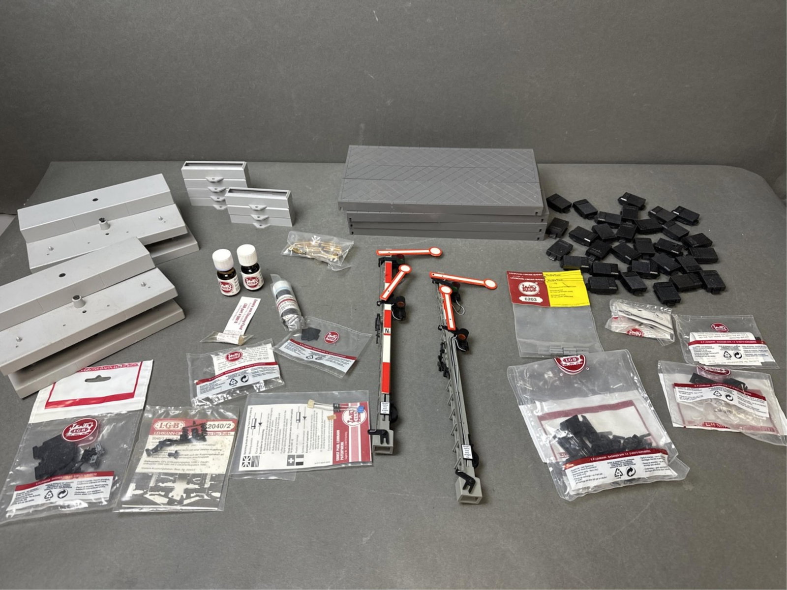 LGB G-scale Accessories - European Home Signals (2 (1 of 19)