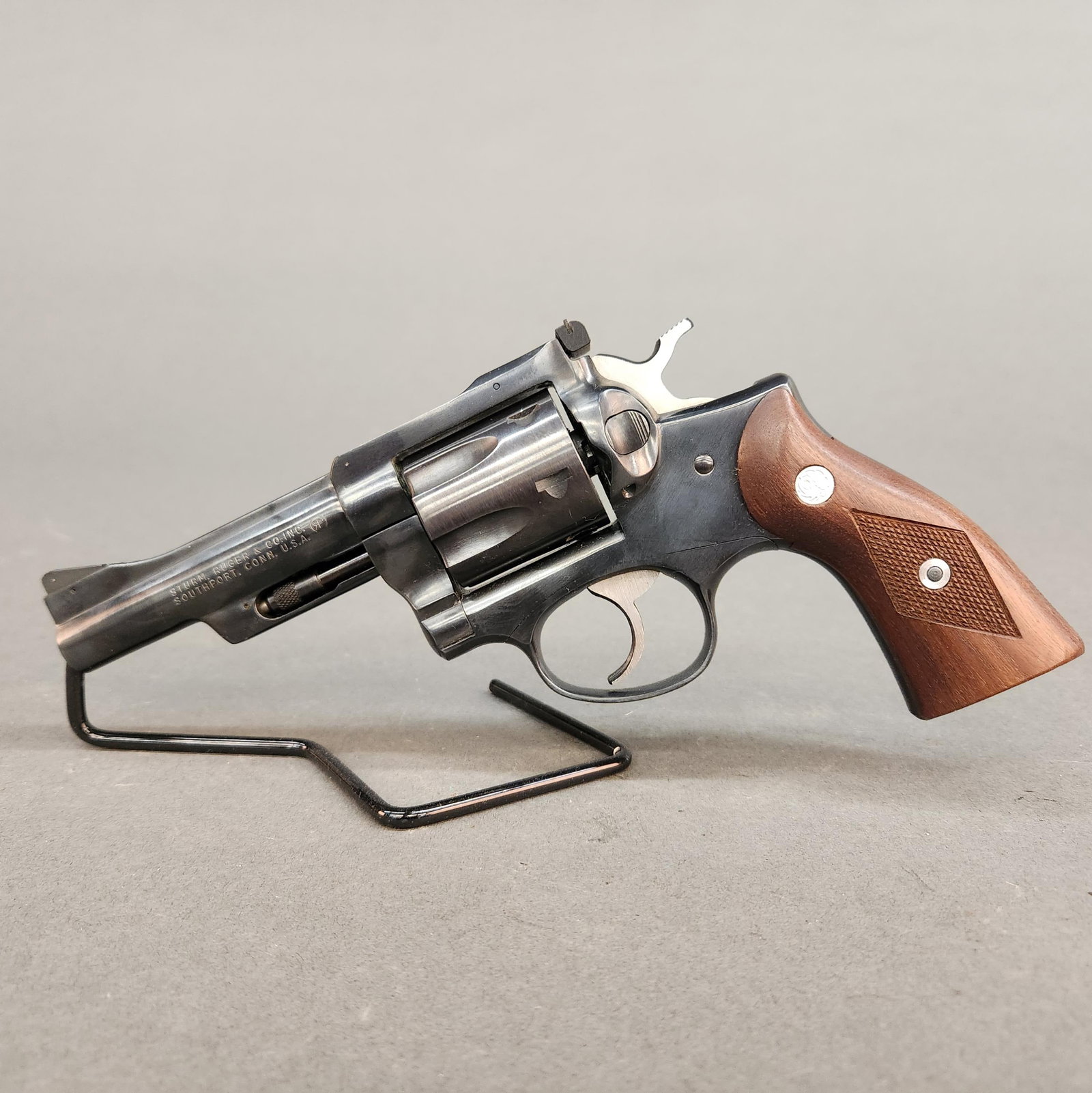 Strum & Ruger Security Six revolver, .357 Mag.: A Strum and Ruger Security Six Model 117 double action revolver, .357 Mag. Blued finish. 4" barrel. Ruger and checkered walnut grips. 9" overall Condition: Excellent condition. 99% of original finish.