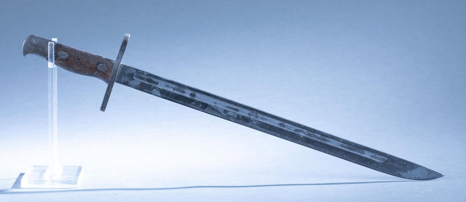 Japanese "Last Ditch" Type-30 bayonet: A Japanese "Last Ditch" Type-30 bayonet by Toyoda Jido Shokki Seisakusho. 15 1/2" blade. Ricasso has maker marks. 20" overall.