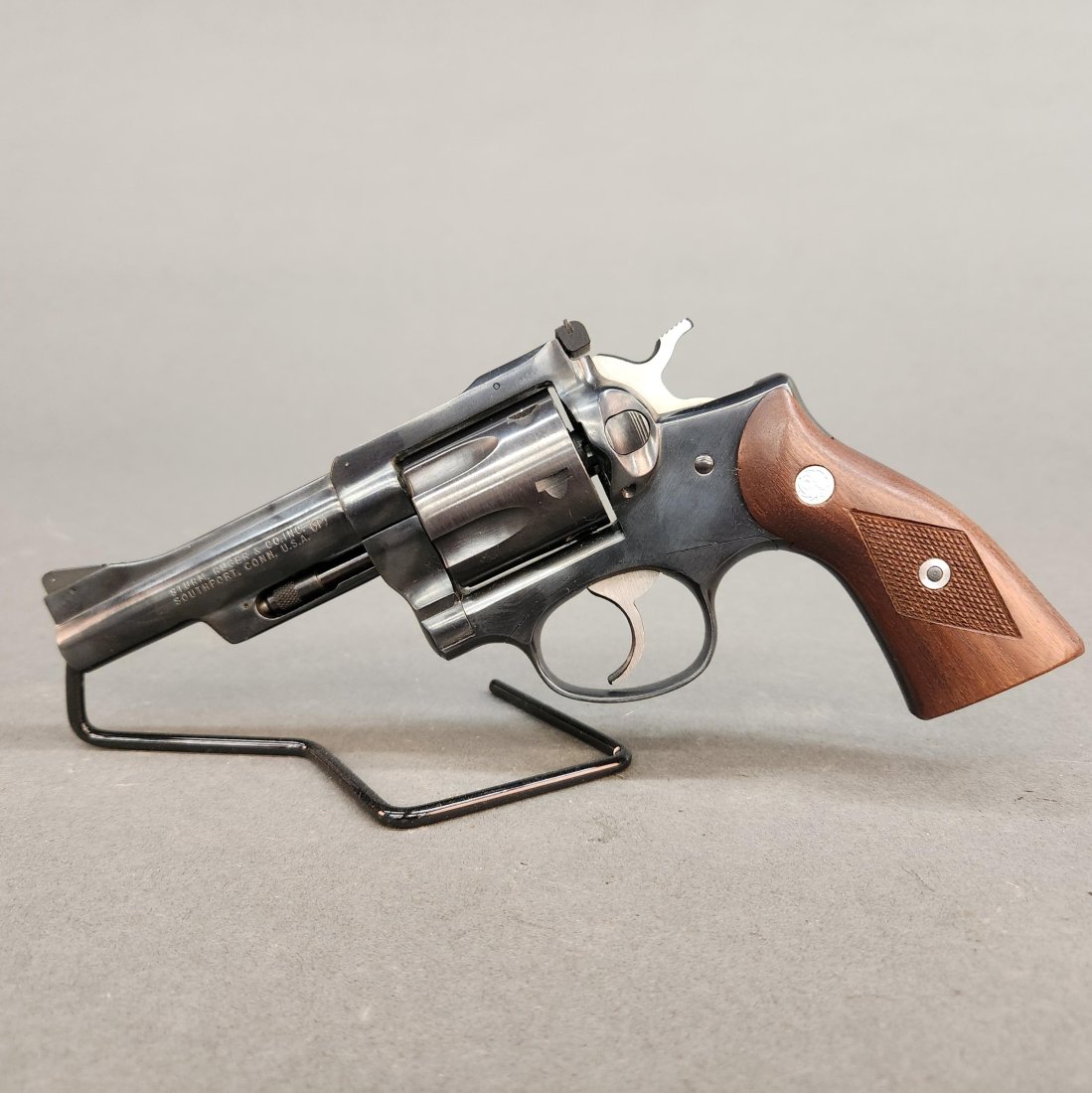 Strum & Ruger Security Six revolver, .357 Mag.: A Strum and Ruger Security Six Model 117 double action revolver, .357 Mag. Blued finish. 4" barrel. Ruger and checkered walnut grips. 9" overall. THIS IS A MODERN FIREARM. IT REQUIRES A NICS BACKGROUN