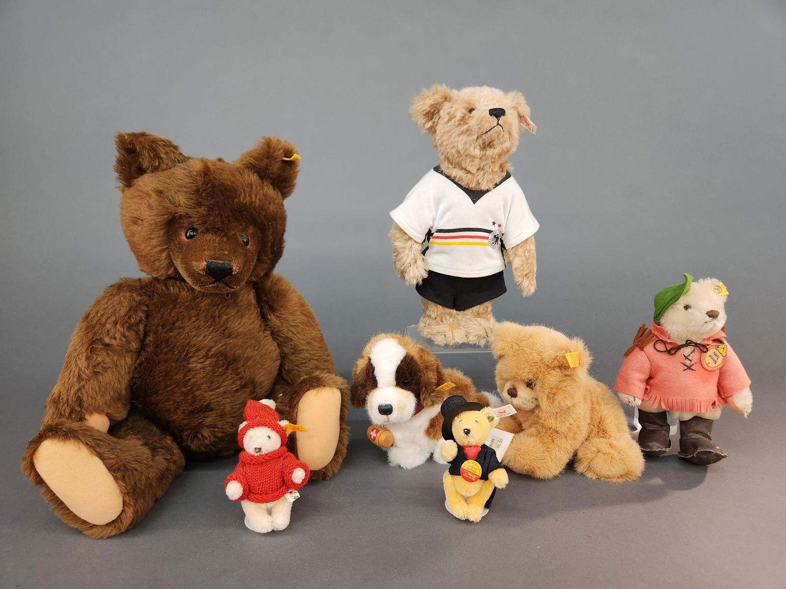 7 Steiff stuffed animals (1 of 5)