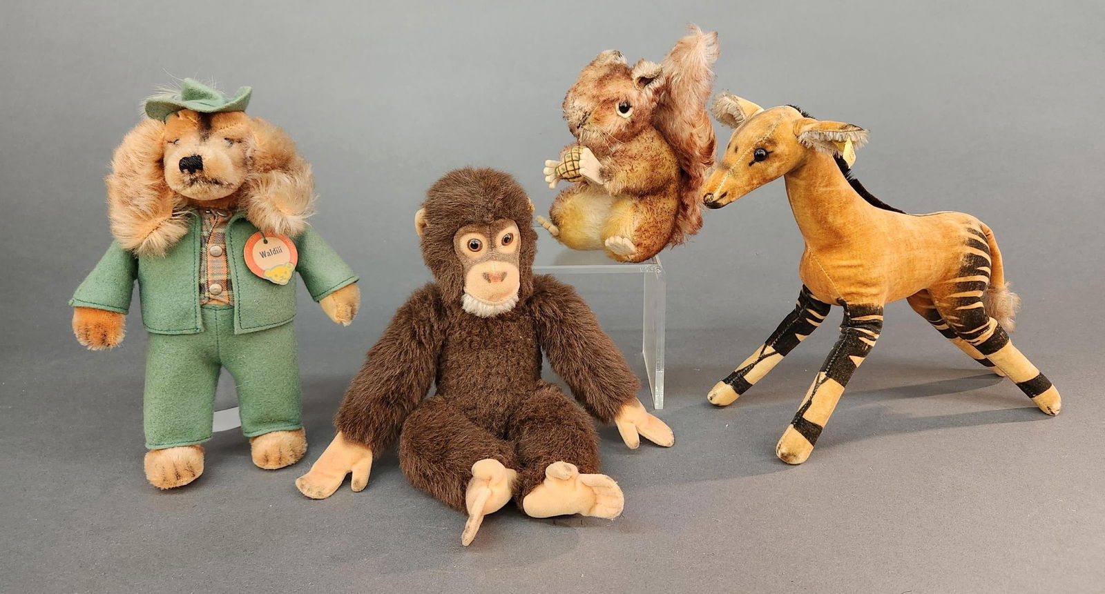 4 Vintage Steiff stuffed animals (1 of 6)