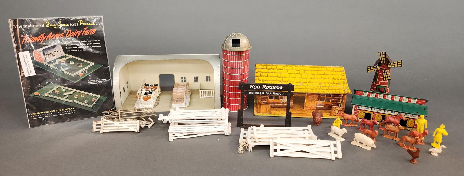 Collection of tin litho play sets (1 of 5)