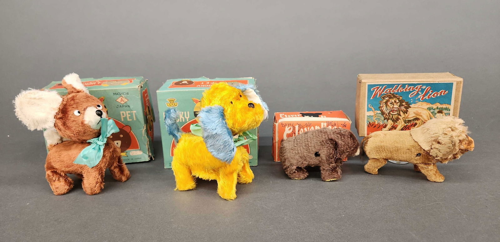4 Japanese wind-up toys in box (1 of 2)