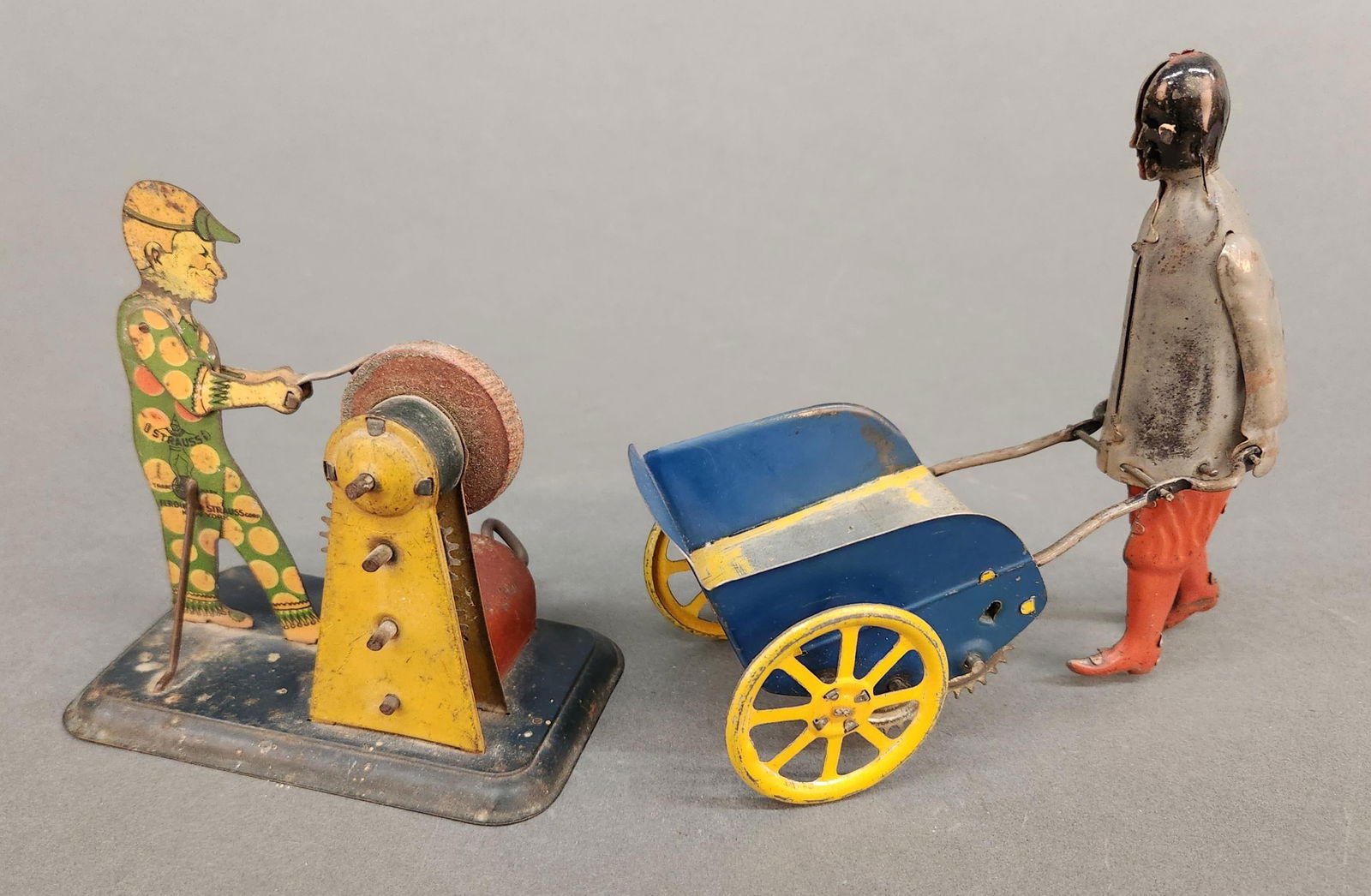 2 Strauss tin litho wind up toys (1 of 3)