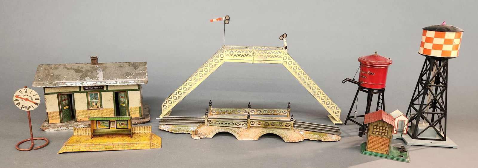 8 Prewar various manufacturer accessories (1 of 8)