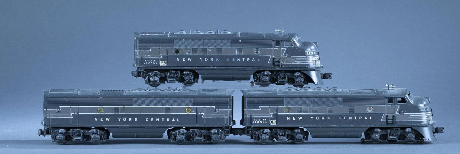 Postwar Lionel O Gauge No. 2344 NYC F-3 diesel (1 of 9)