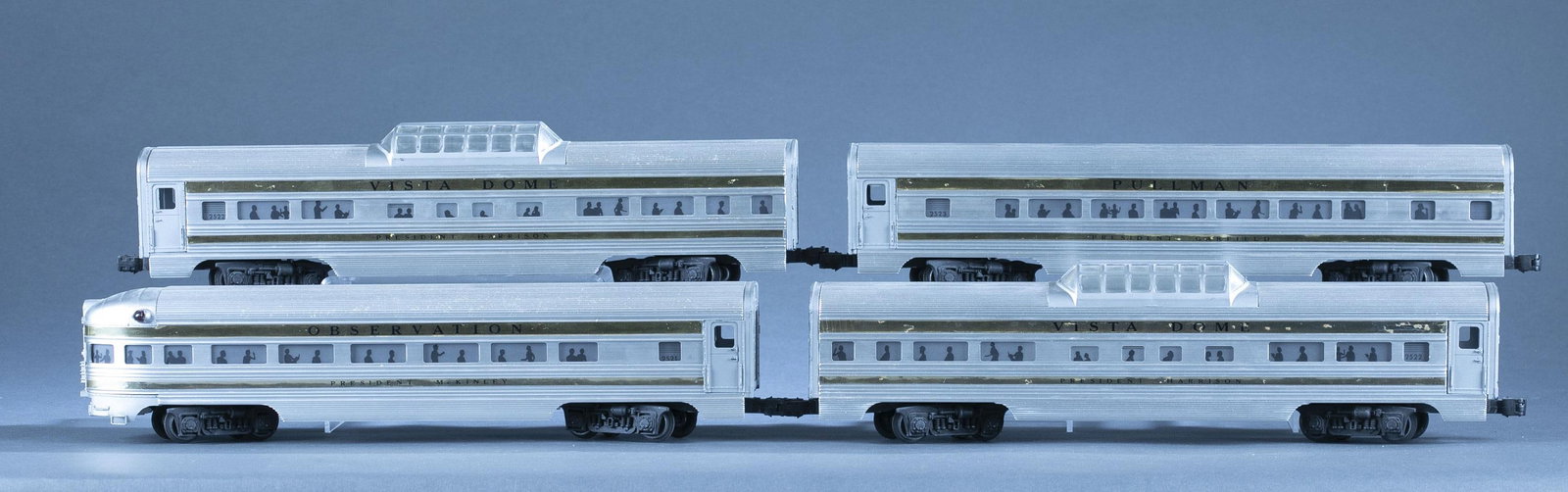 4 Post War Lionel O Gauge Presidential cars: A group of four Post War Lionel O Gauge Presidential passenger cars. Including No. 2521 The President McKinley Observation Car, two No. 2522 The President Harrison Vista-Dome Car, and No. 2523 The Pre