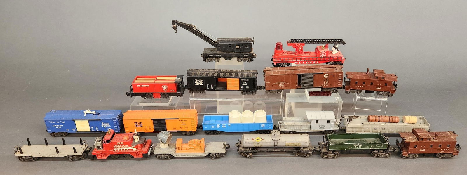 15 Postwar Lionel O-Gauge cars (1 of 8)