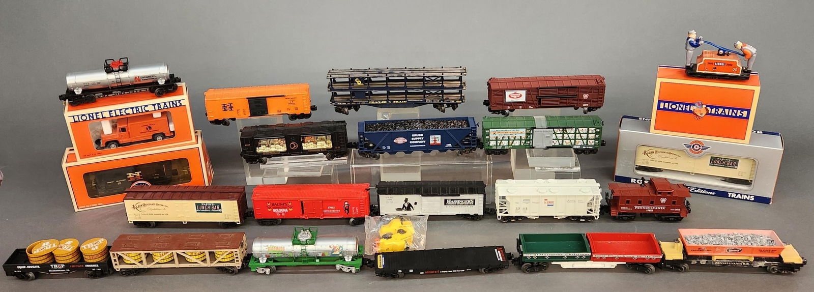 19 Lionel and RGS train cars (1 of 5)