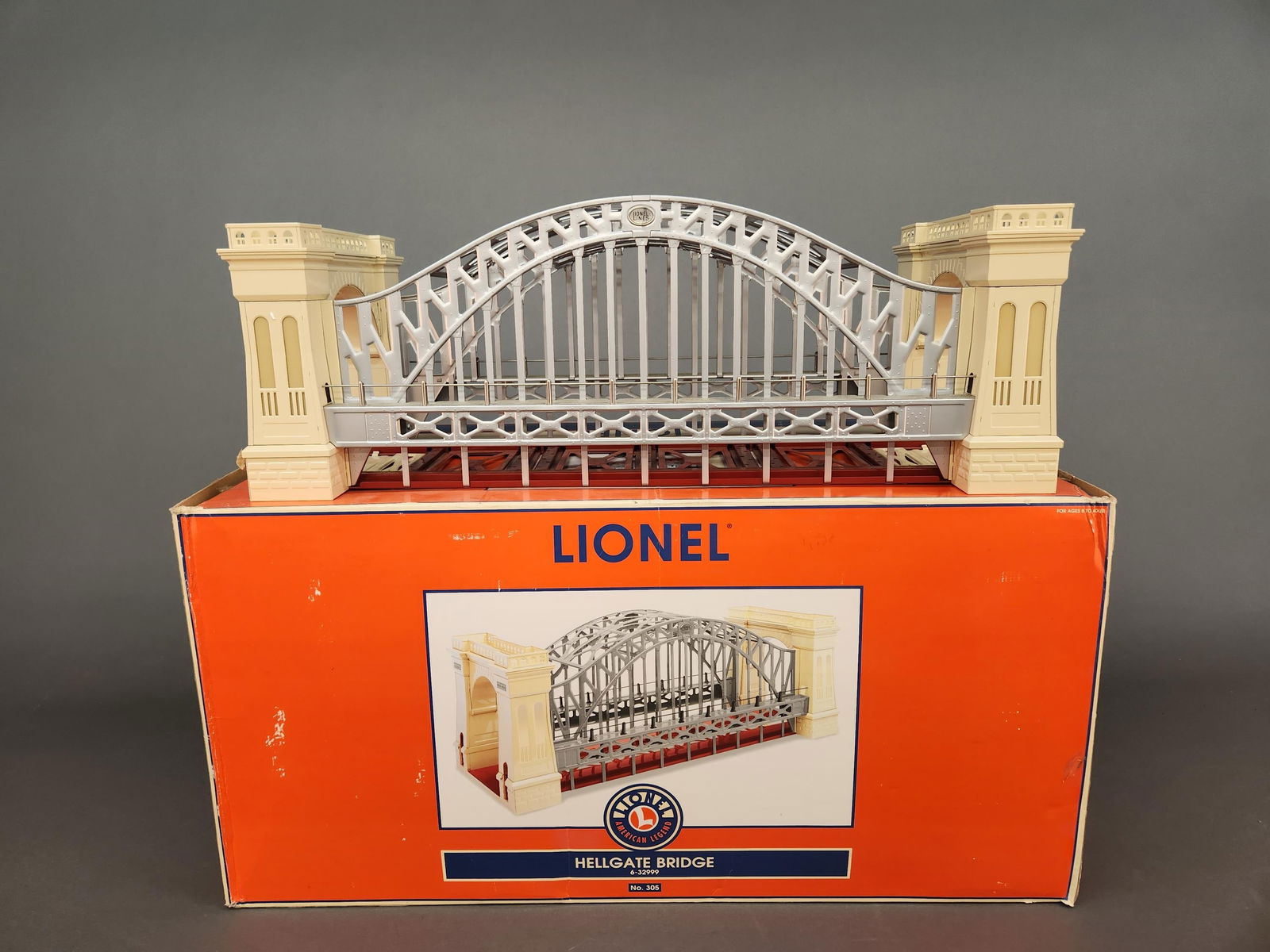 Lionel No. 6-32999 #305 Hellgate Bridge in box (1 of 5)