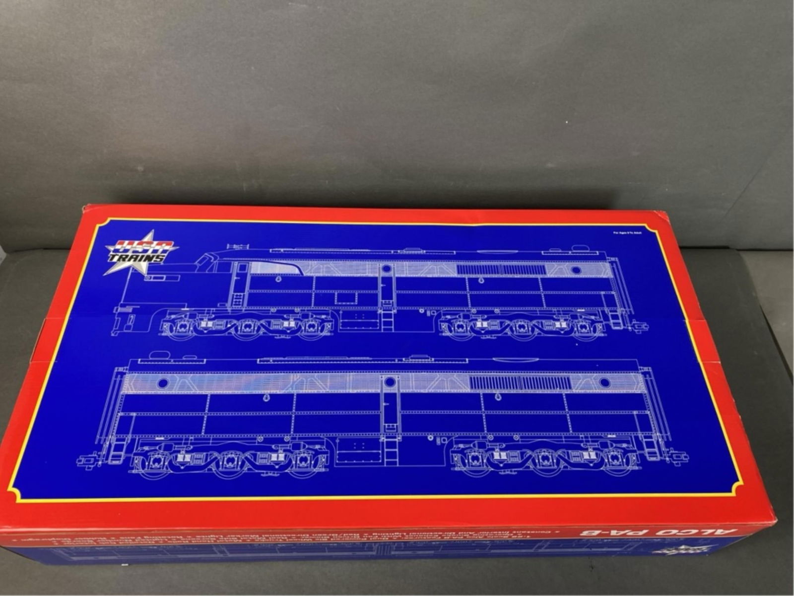 USA Trains Sante Fe Alco engine in box (1 of 20)