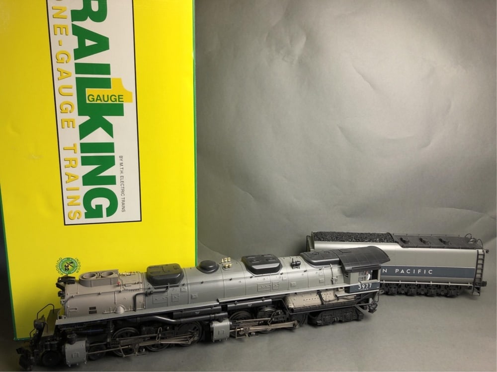 Rail King UP 4-6-6-4 Challenger engine in box (1 of 20)