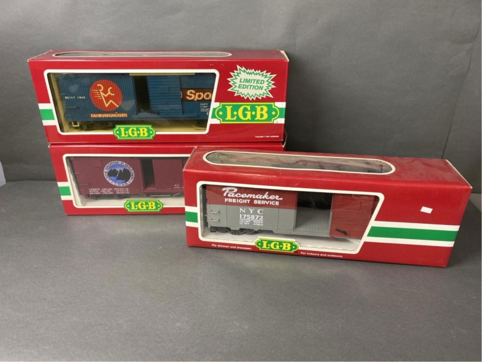 3 LGB cars in box (1 of 20)