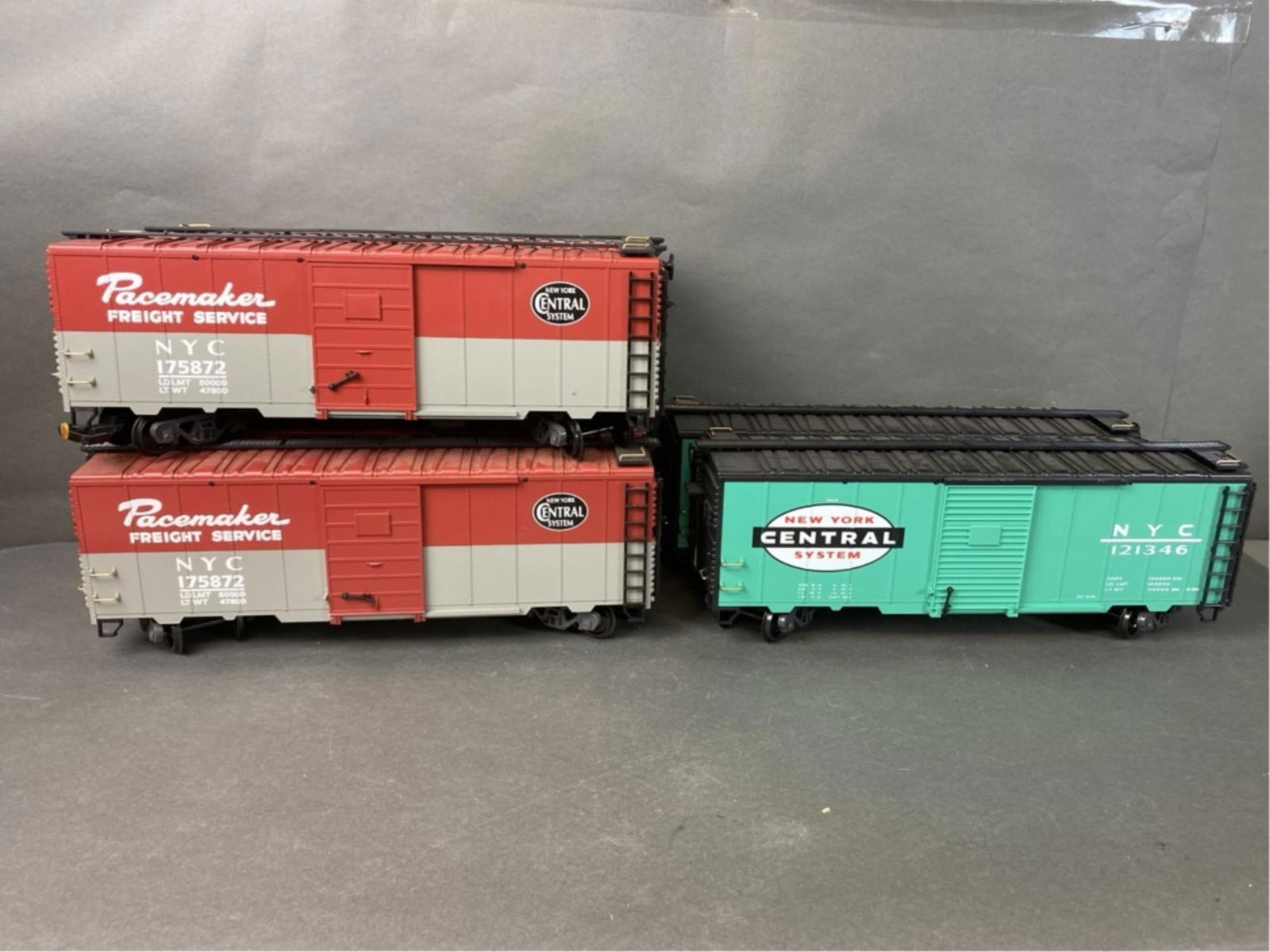 6 LGB G Gauge boxcars (1 of 18)