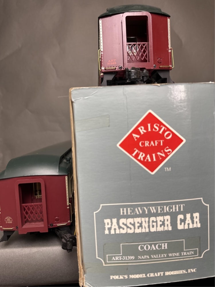 Aristo craft heavyweight coach and pullman cars (2: Aristo craft heavyweight coach and pullman cars (2 total) - Napa Valley Wine Train ART 31399 and 31832 Car numbers are 1052 - The Deli (coach) and 1014 - Zinfandel (Pullman); 31399 comes with original