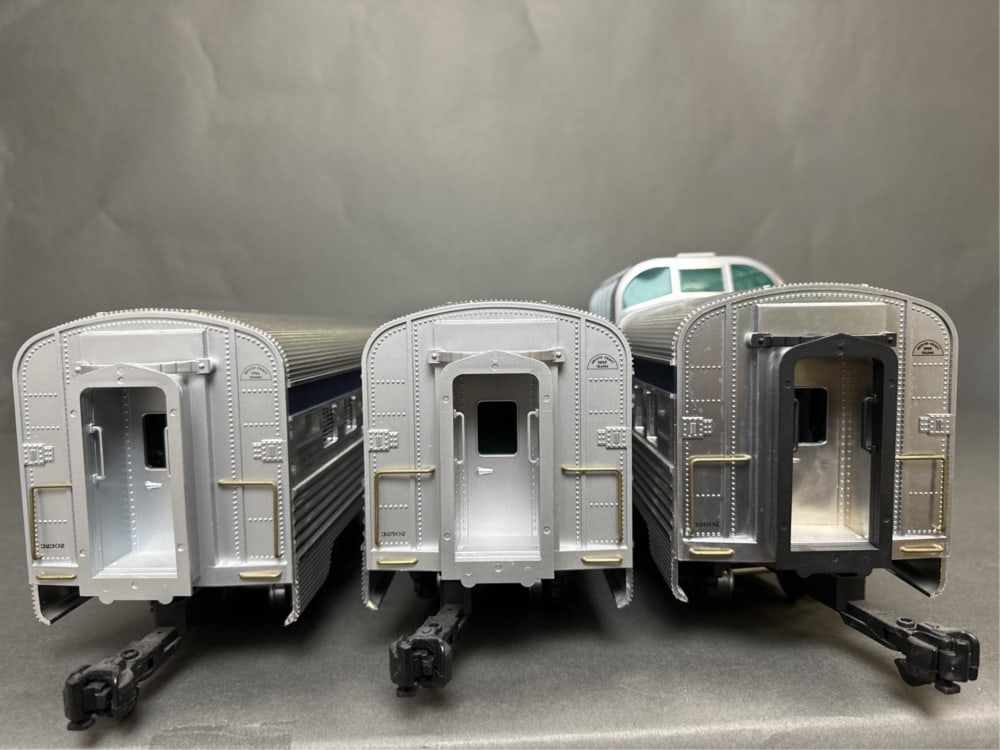Aristo craft streamline passenger car, diner, and (1 of 20)