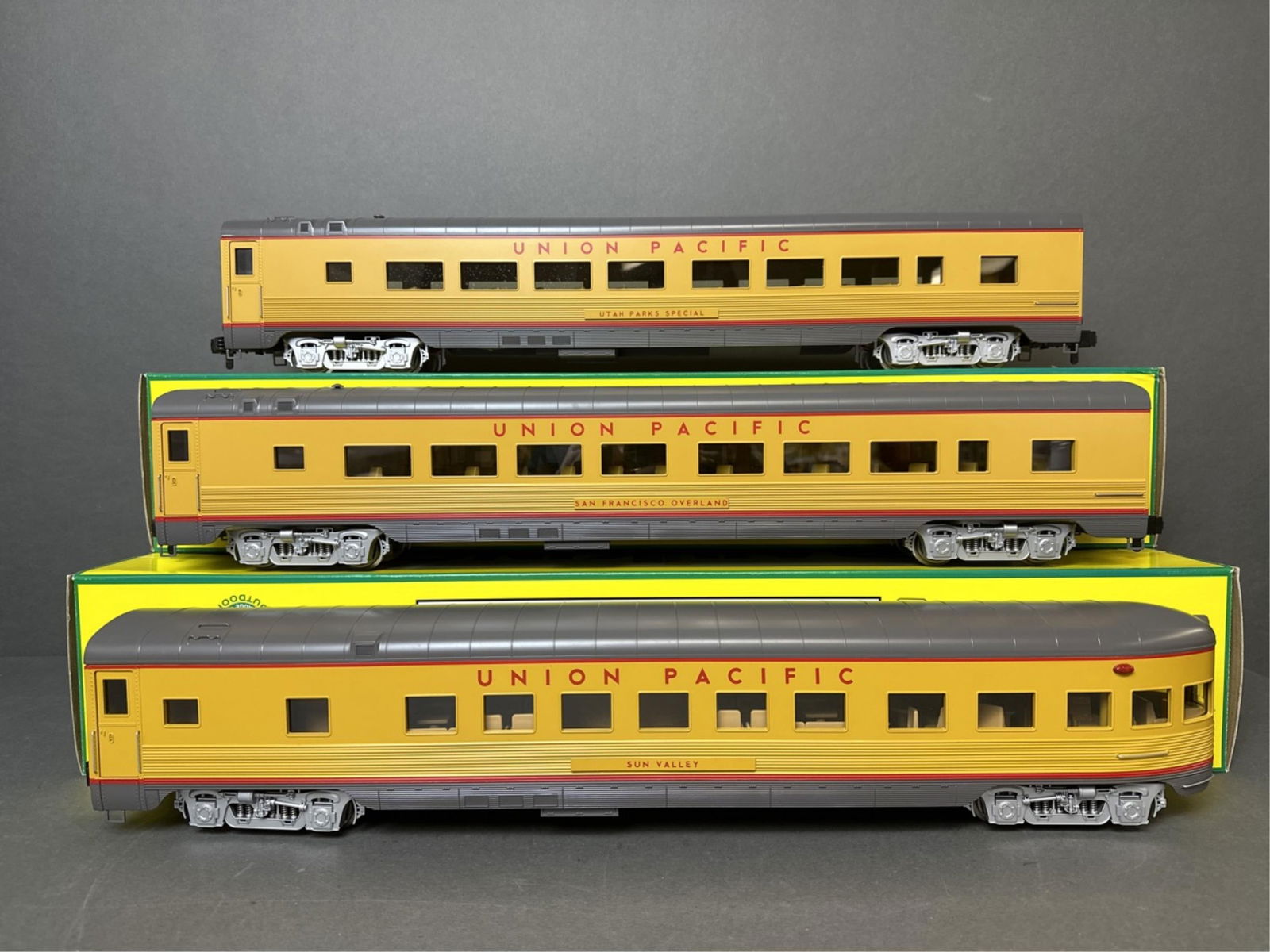 Rail King/ MTH G-scale Union Pacific 70? Streamlin (1 of 19)