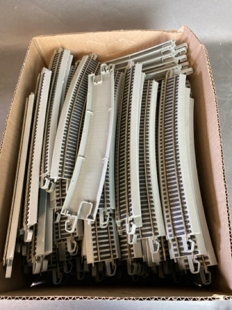 Bachmann E-Z track system (1 of 3)